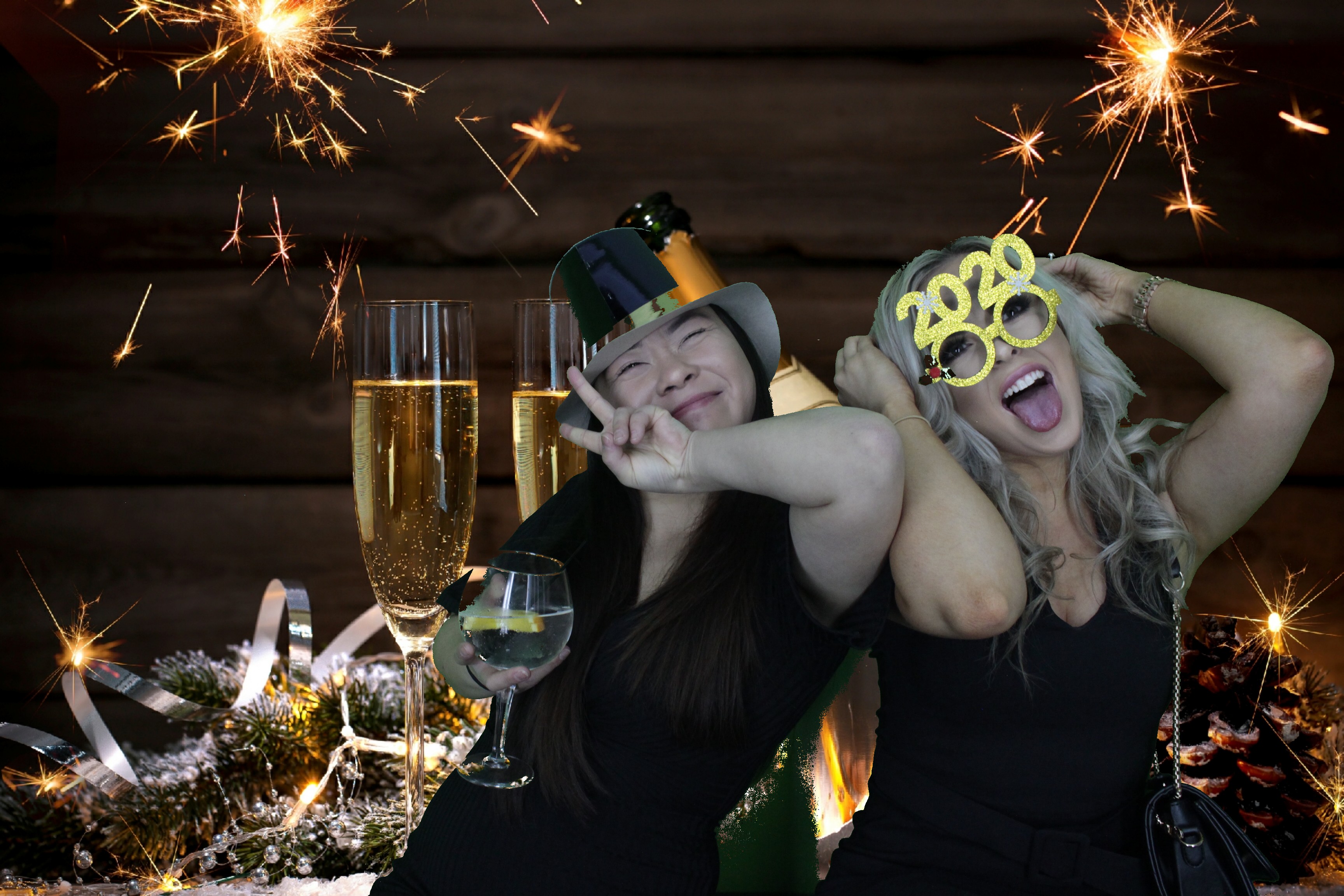 NYE Party | View more photos from the event at gallery.myphotoboothexperience.co.uk/u/MyPhotoBoothExperienceLtd/NYE-Party